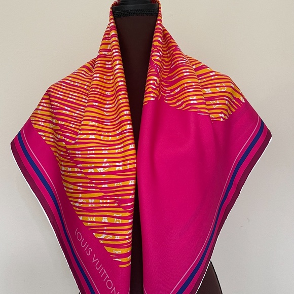 New Louis Vuitton Scarf Monogram Alma Bag  Purple Silk Wrap - Picture 5 of 15